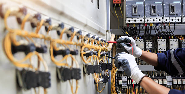 Professional Electrician technician working in Conrad, IA